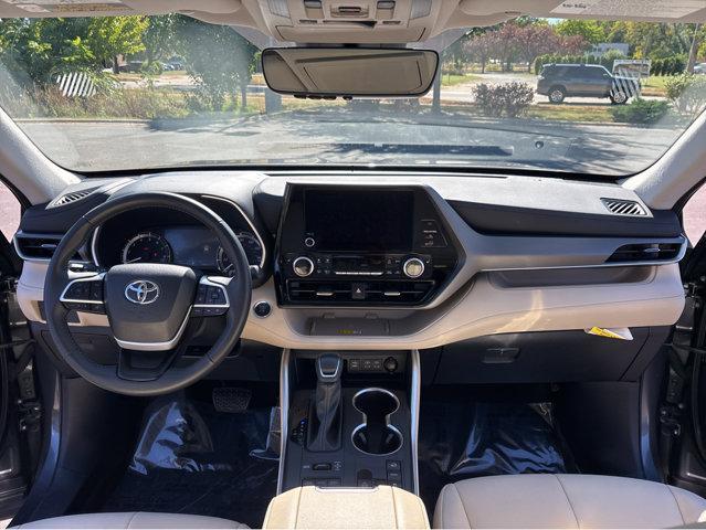 used 2024 Toyota Highlander car, priced at $45,000