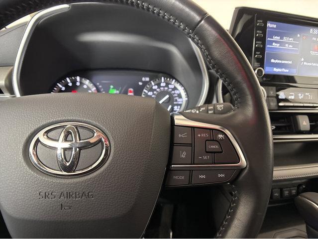 used 2021 Toyota Highlander car, priced at $32,980