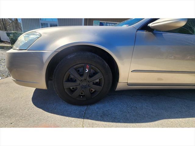 used 2005 Nissan Altima car, priced at $4,995