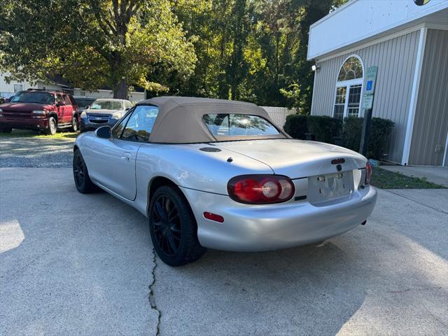 used 2001 Mazda MX-5 Miata car, priced at $8,995