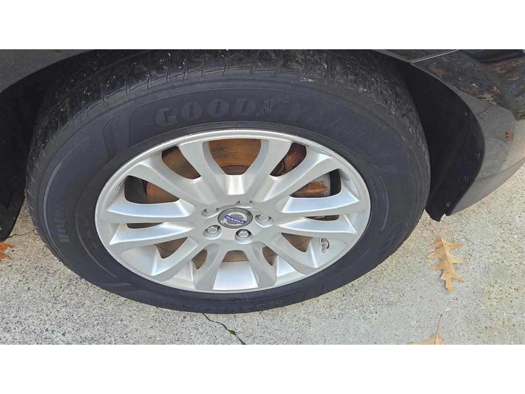 used 2010 Volvo XC60 car, priced at $4,995