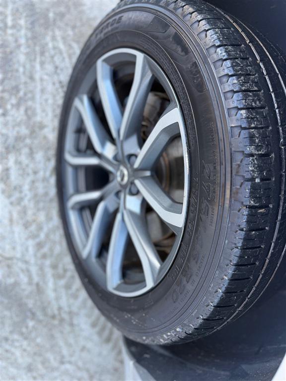 used 2018 Volvo XC90 car, priced at $13,499