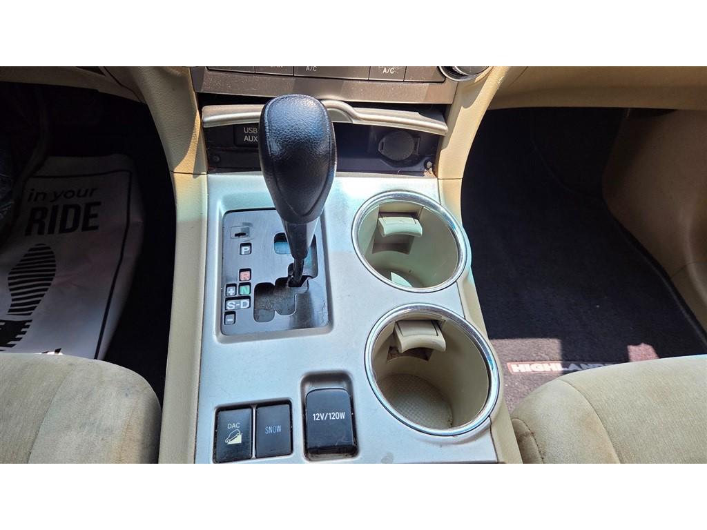 used 2011 Toyota Highlander car, priced at $6,995