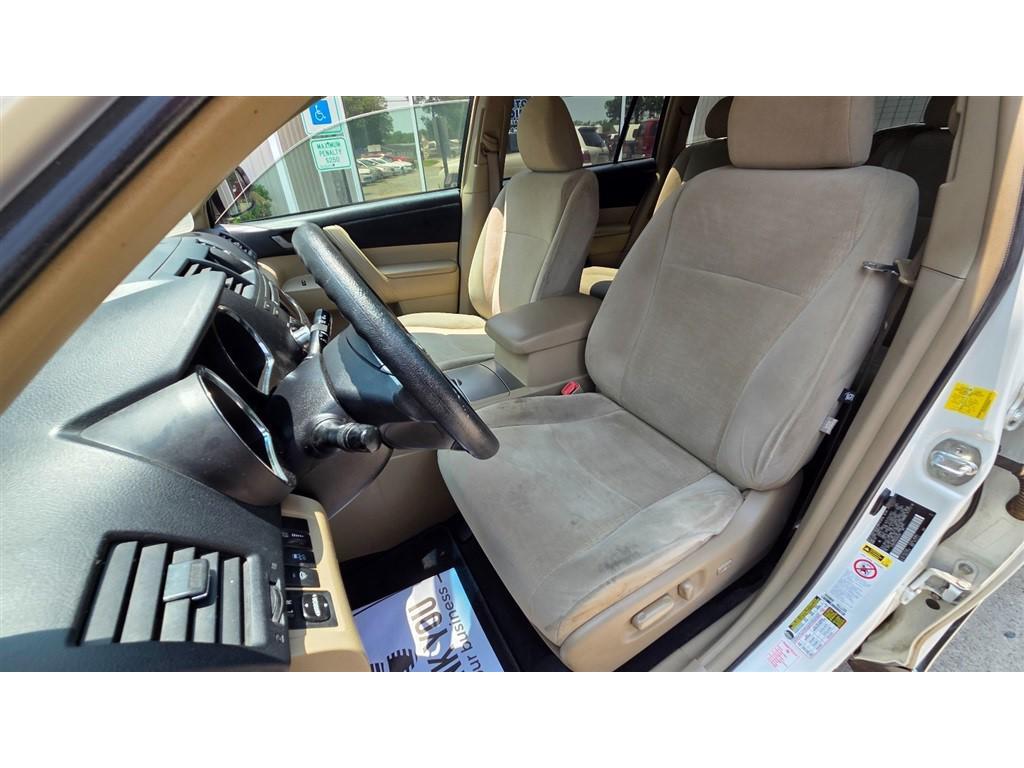 used 2011 Toyota Highlander car, priced at $6,995
