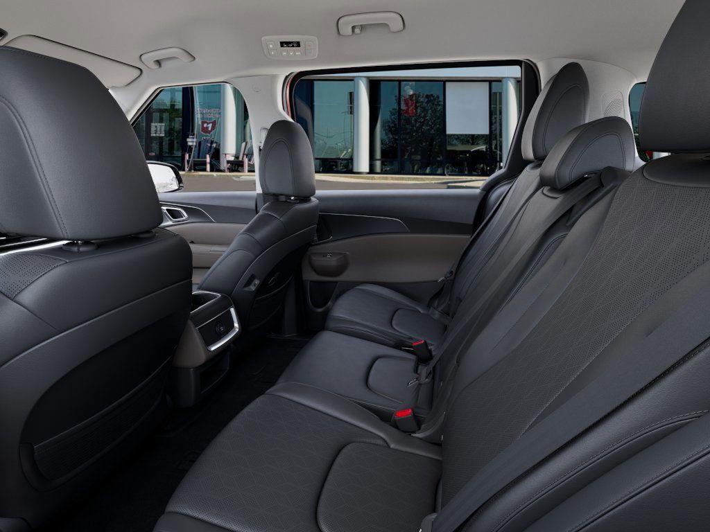 new 2025 Kia Carnival car, priced at $40,000