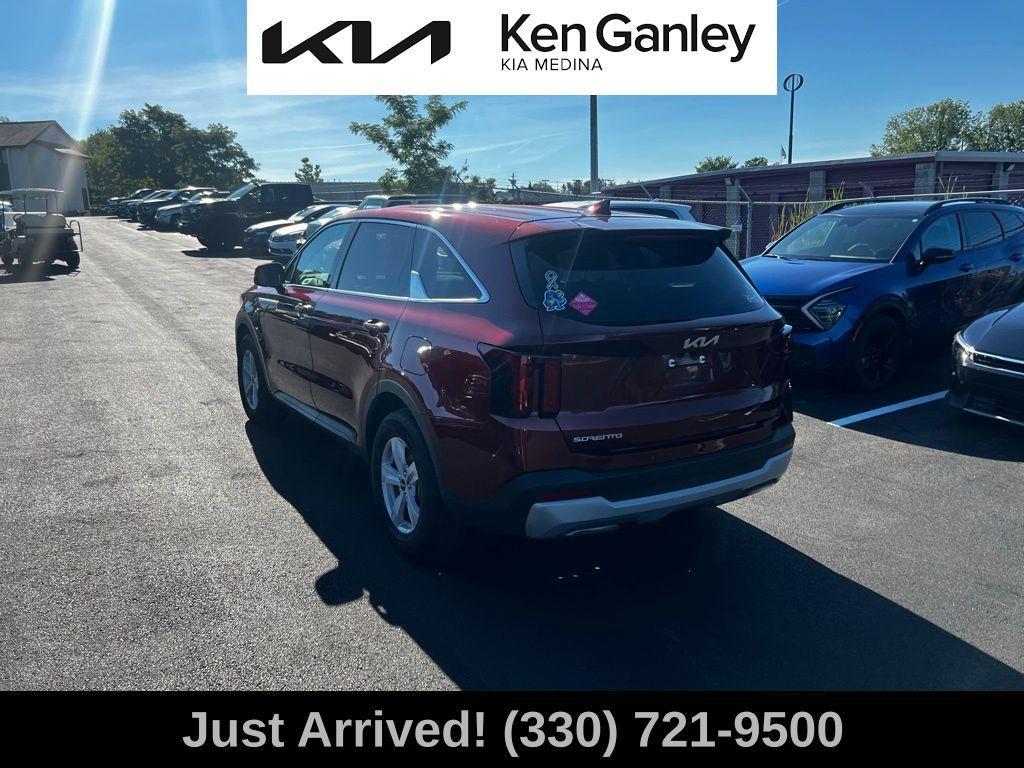 used 2025 Kia Sorento car, priced at $28,871