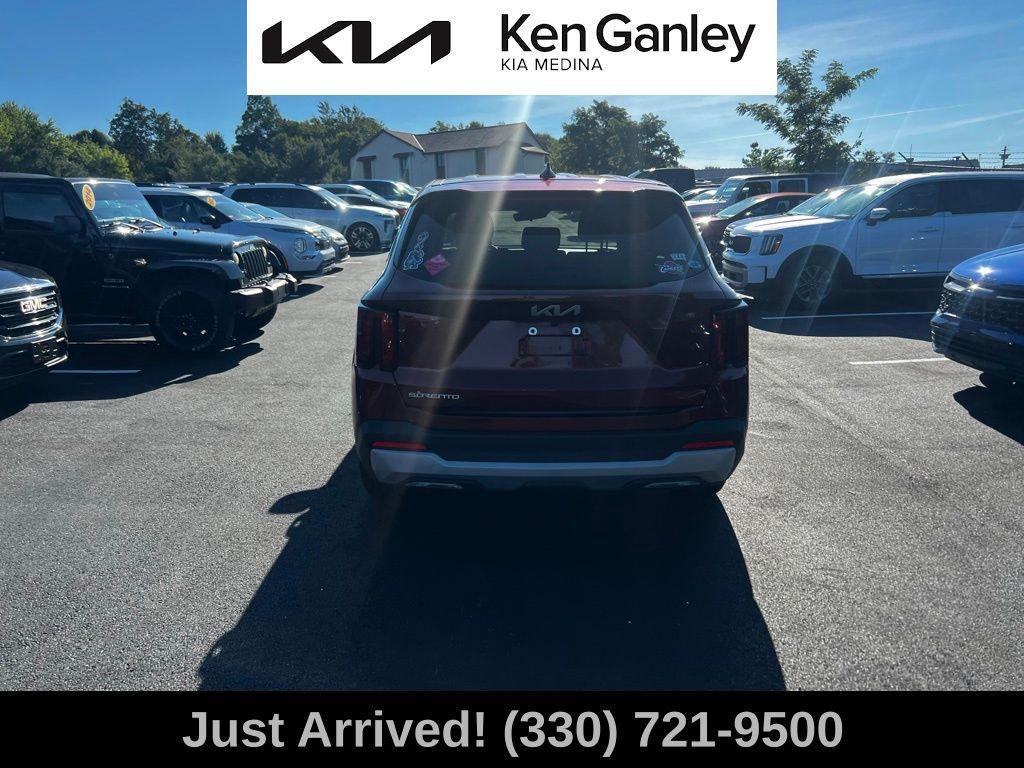 used 2025 Kia Sorento car, priced at $28,871
