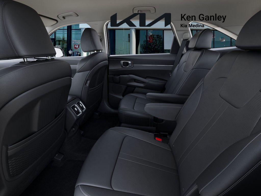 new 2025 Kia Sorento Hybrid car, priced at $37,330