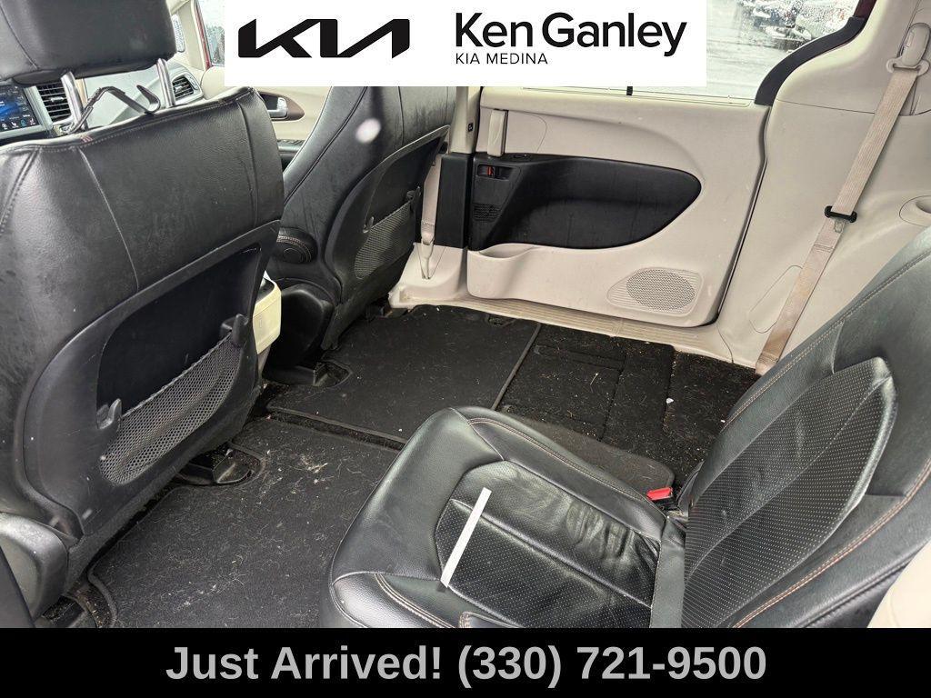 used 2019 Chrysler Pacifica car, priced at $12,624