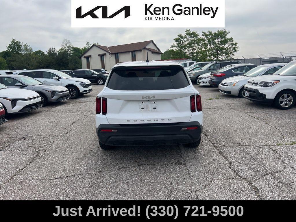 used 2022 Kia Sorento car, priced at $23,492