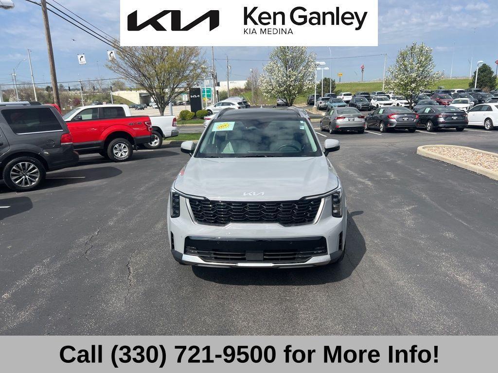 used 2025 Kia Sorento car, priced at $37,549