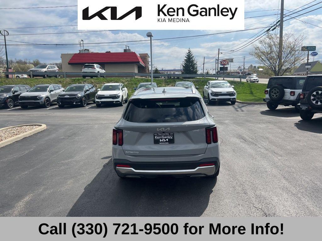 used 2025 Kia Sorento car, priced at $37,549
