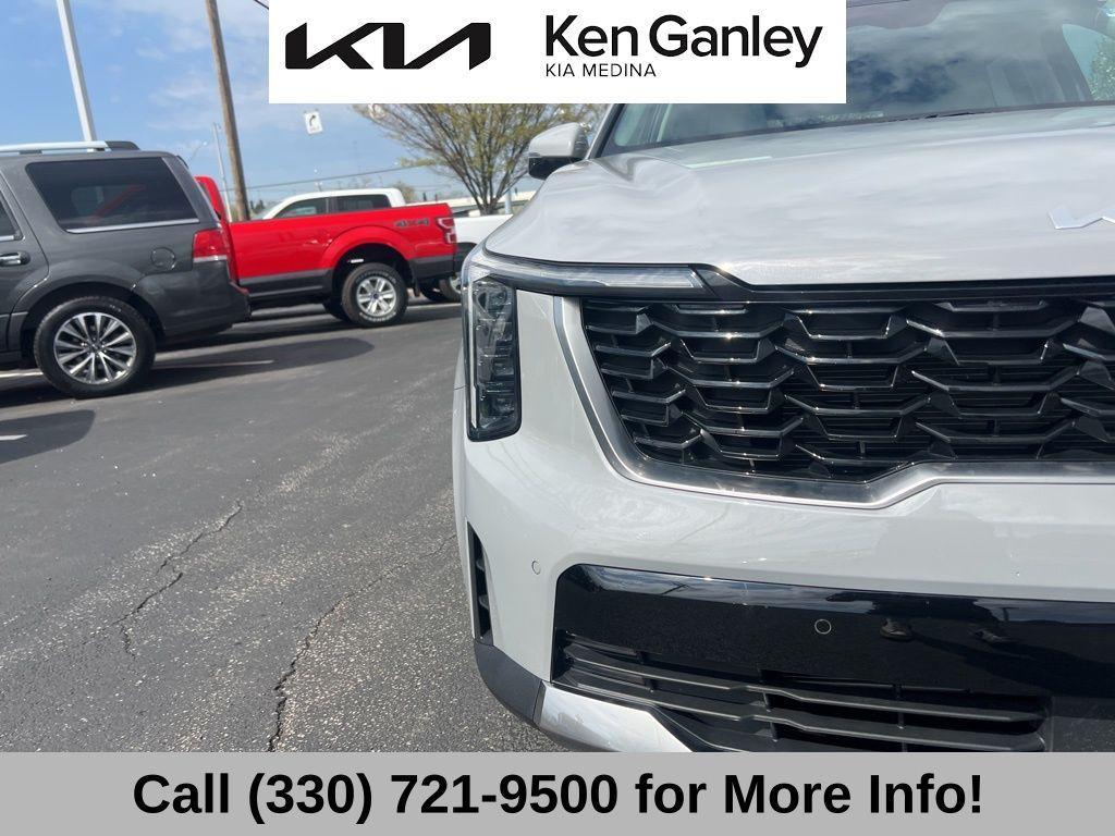 used 2025 Kia Sorento car, priced at $37,549