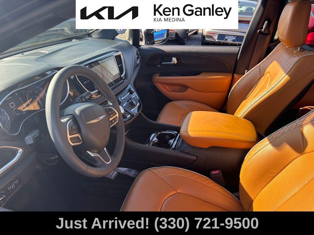 used 2022 Chrysler Pacifica car, priced at $39,481