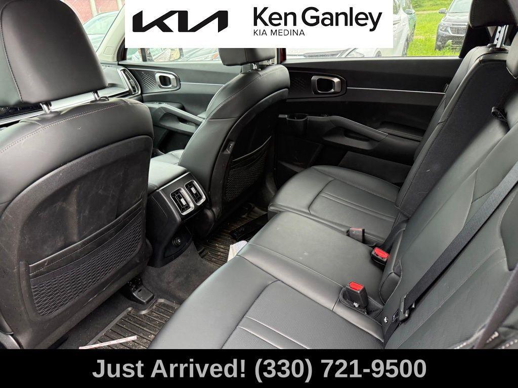 used 2024 Kia Sorento car, priced at $32,941
