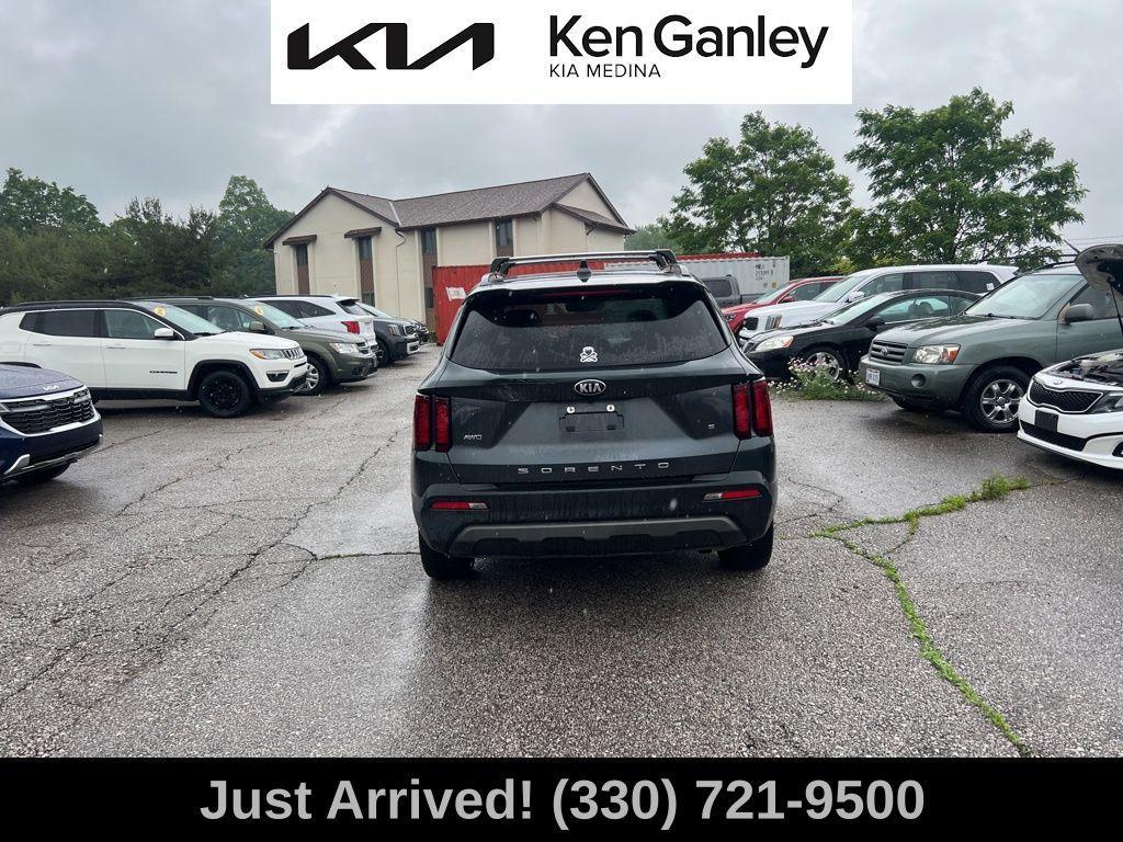 used 2021 Kia Sorento car, priced at $24,686