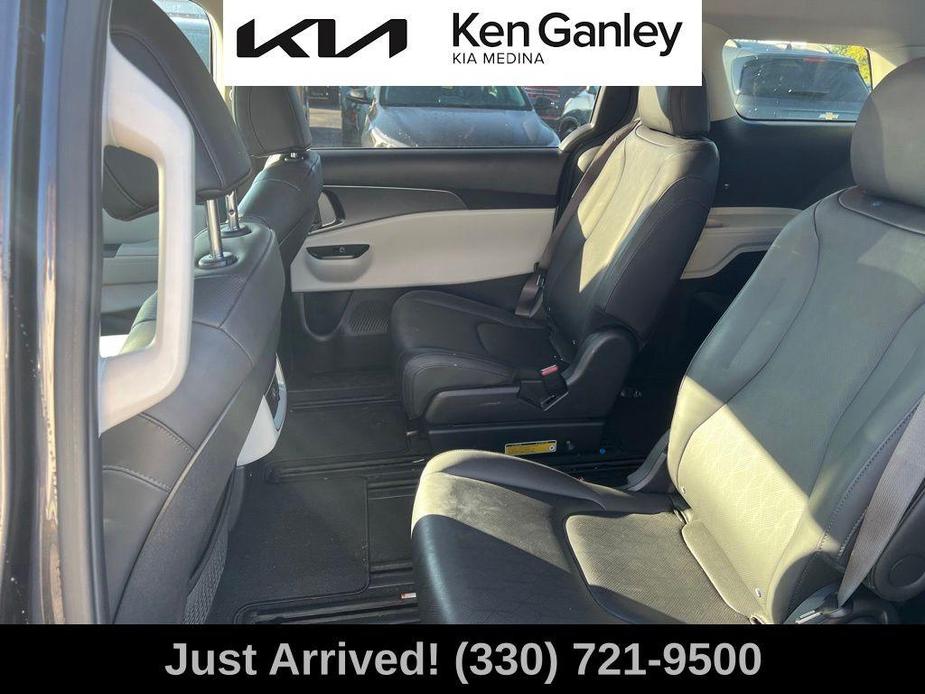 used 2022 Kia Carnival car, priced at $28,957