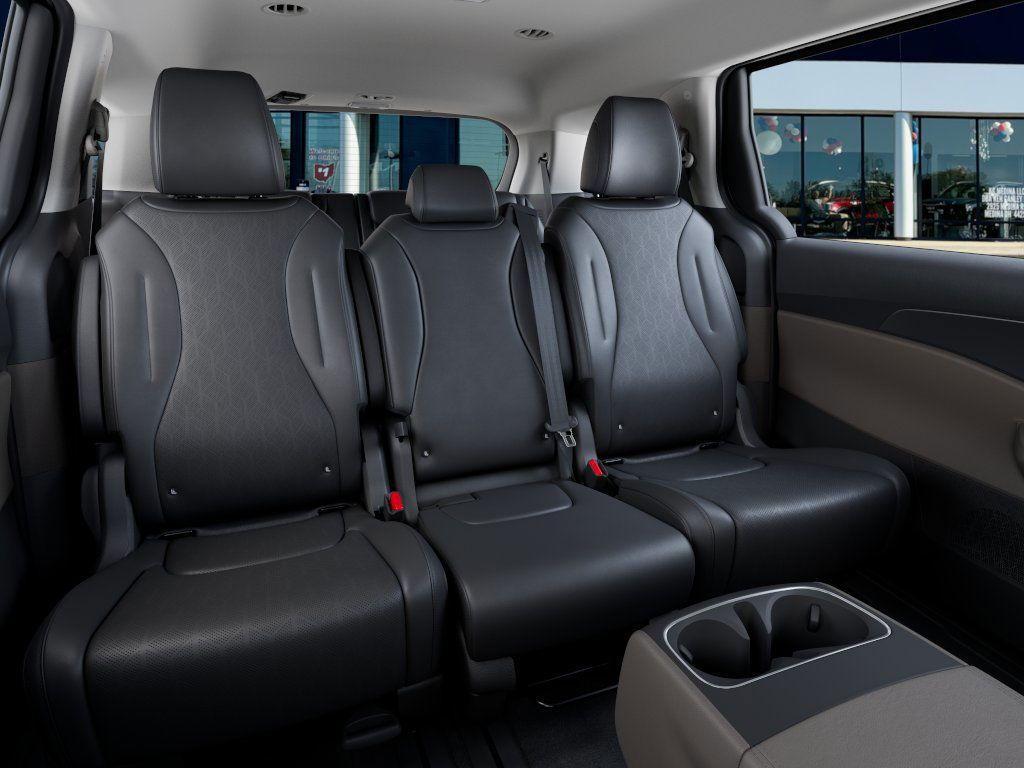 new 2026 Kia Carnival Hybrid car, priced at $41,690