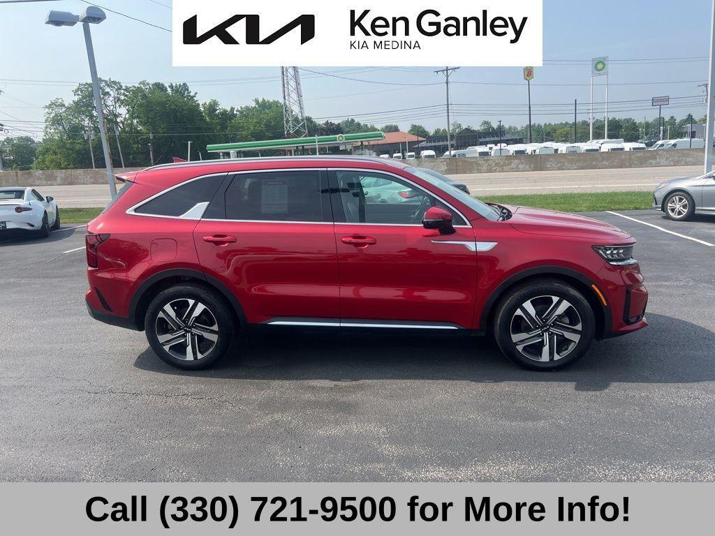 used 2022 Kia Sorento Plug-In Hybrid car, priced at $27,490