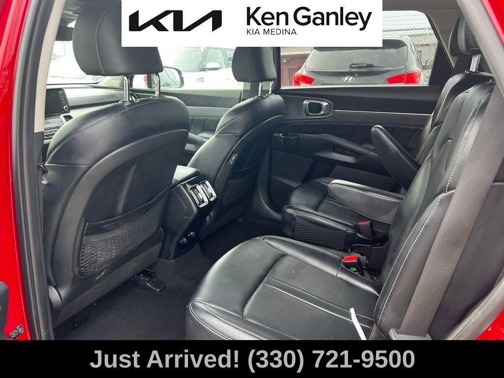 used 2022 Kia Sorento Plug-In Hybrid car, priced at $29,614