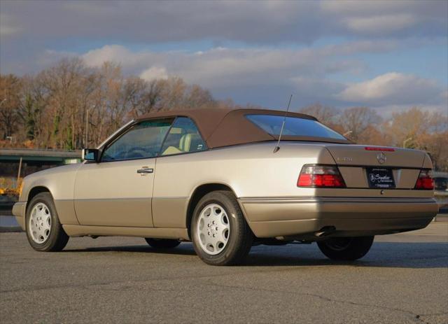 used 1995 Mercedes-Benz E-Class car, priced at $32,900