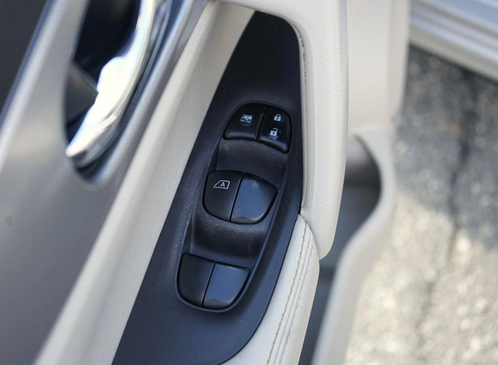 used 2020 Nissan Rogue Sport car, priced at $18,900