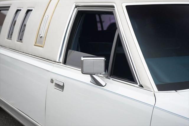 used 1985 Lincoln Town Car car, priced at $9,900