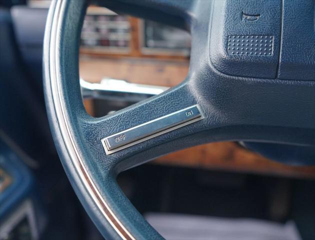 used 1985 Lincoln Town Car car, priced at $9,900