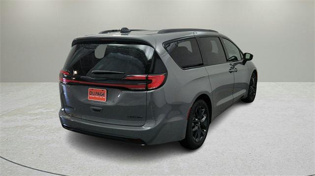 new 2025 Chrysler Pacifica car, priced at $46,675