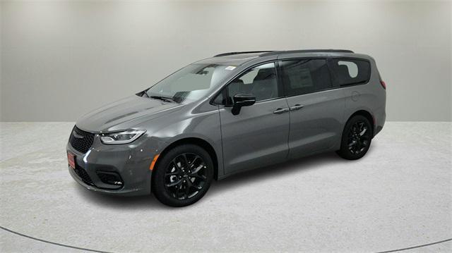 new 2025 Chrysler Pacifica car, priced at $46,675