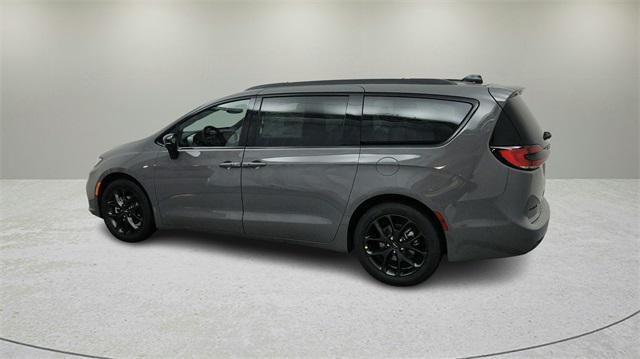 new 2025 Chrysler Pacifica car, priced at $46,675