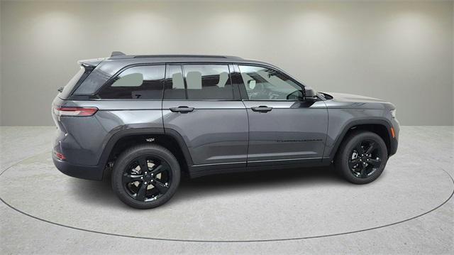 new 2025 Jeep Grand Cherokee car, priced at $40,452