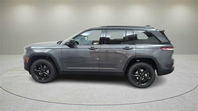 new 2025 Jeep Grand Cherokee car, priced at $40,452
