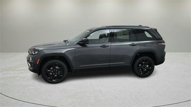 new 2025 Jeep Grand Cherokee car, priced at $46,032