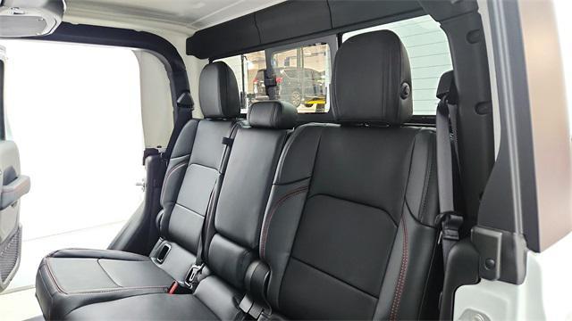 new 2025 Jeep Gladiator car, priced at $47,398