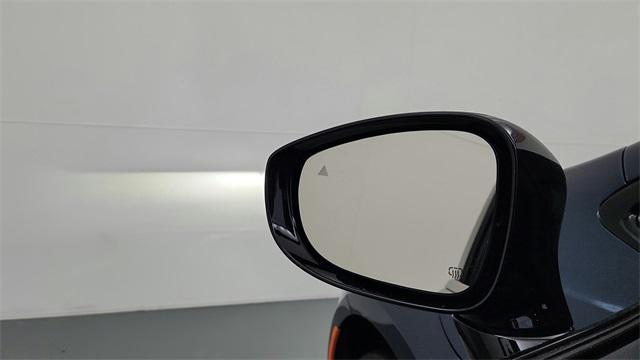 new 2025 Chrysler Pacifica Hybrid car
