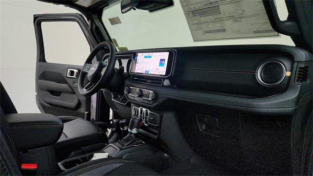 new 2025 Jeep Gladiator car, priced at $42,339
