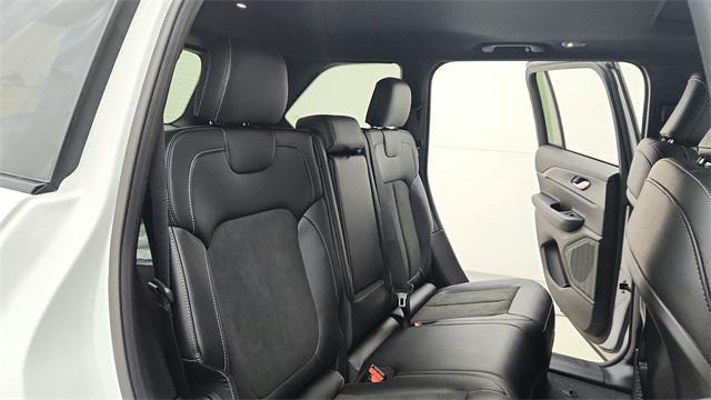 new 2025 Jeep Grand Cherokee car, priced at $40,643
