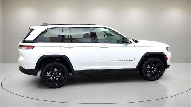 new 2025 Jeep Grand Cherokee car, priced at $40,643