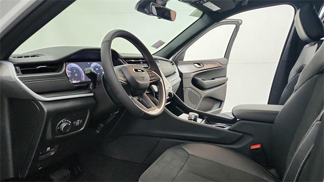 new 2025 Jeep Grand Cherokee car, priced at $40,643