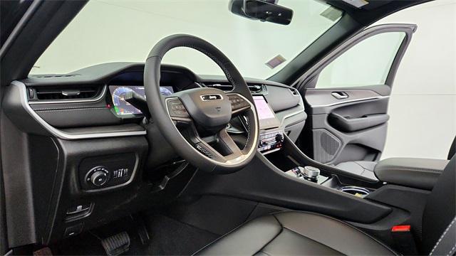 new 2025 Jeep Grand Cherokee car, priced at $45,207