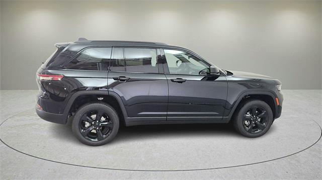 new 2025 Jeep Grand Cherokee car, priced at $45,207