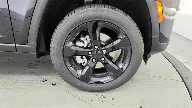new 2025 Jeep Grand Cherokee car, priced at $45,207