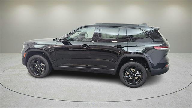 new 2025 Jeep Grand Cherokee car, priced at $45,207