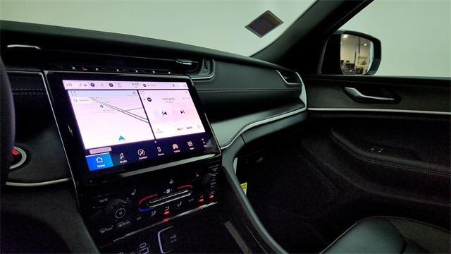 new 2025 Jeep Grand Cherokee car, priced at $45,207