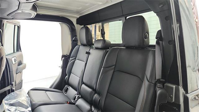 new 2025 Jeep Gladiator car, priced at $43,193
