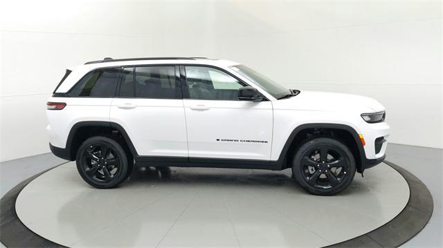 new 2024 Jeep Grand Cherokee car, priced at $38,750