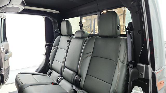 new 2025 Jeep Gladiator car, priced at $53,225