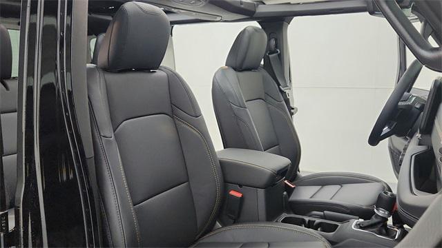 new 2025 Jeep Wrangler car, priced at $53,736