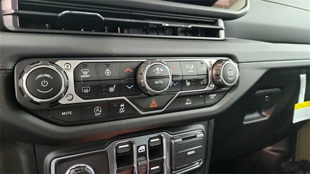 new 2025 Jeep Gladiator car, priced at $43,443
